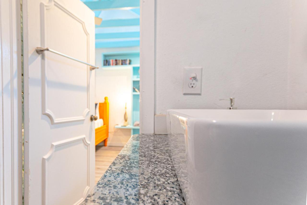 Studio Candy At Viking Hill - Love Beach Nassau Exterior photo